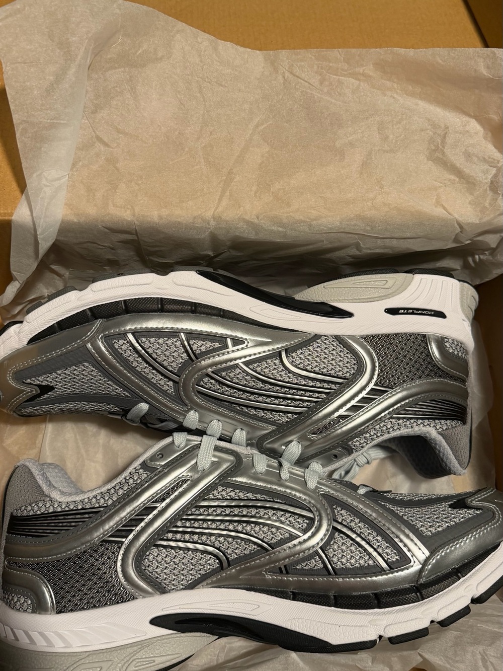 Puma Men's Silver and Black Athletic Running Shoes